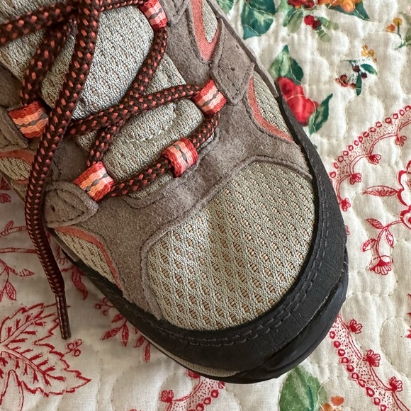 Merrell Women’s Hiking/Walking Shoes - Picture 2 of 13